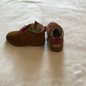 UGG Boy Boot * Size USA 9
